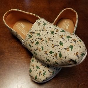 Toms Classic Canvas cactus & teepee slip-ons